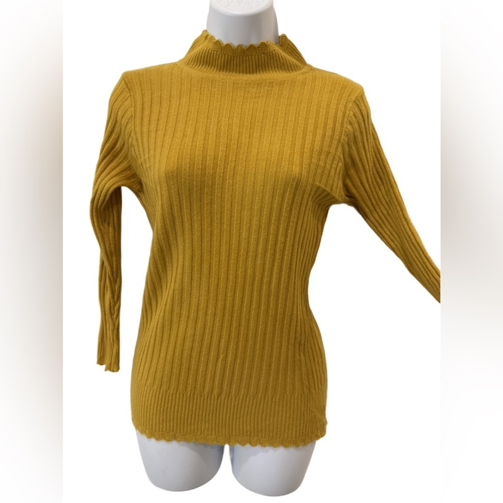 Jon & Anna Mustard Ribbed Sweater. Size Medium. NWT